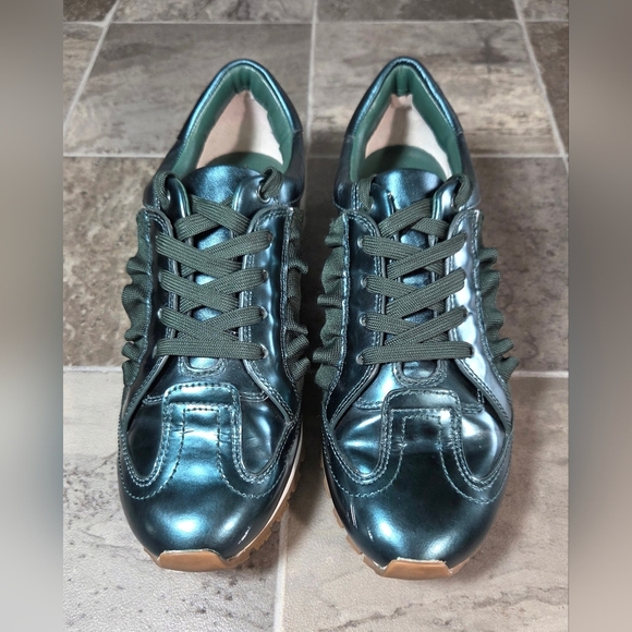 TORY BURCH SPORT RUFFLE GREEN METALLIC LEATHER SNEAKERS. - Picture 4 of 11